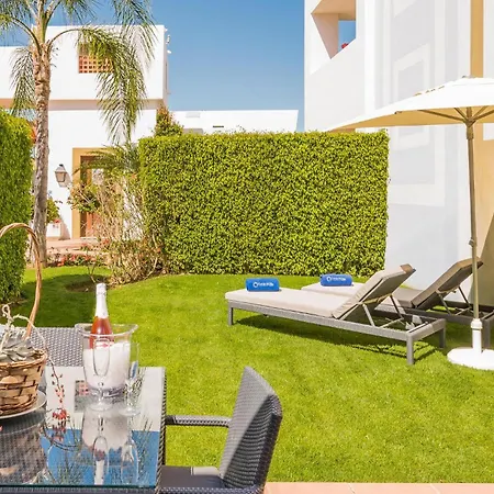 3 Bedroom Beautiful In Apartamento Estepona