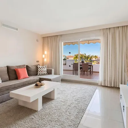 3 Bedroom Beautiful In شقة *