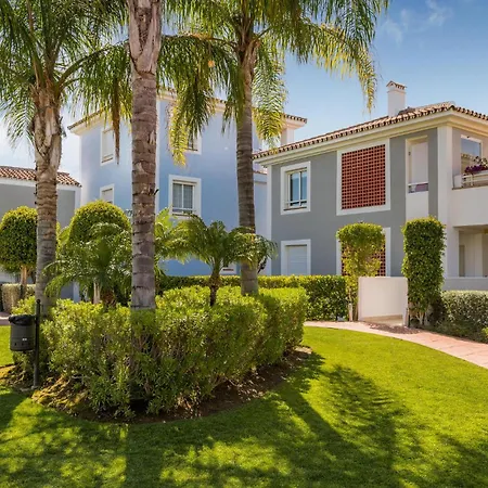 شقة 3 Bedroom Beautiful In إِستيبونا